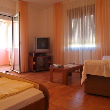 Apartments Banic Barbat na Rabu Экстерьер фото