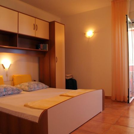 Apartments Banic Barbat na Rabu Экстерьер фото